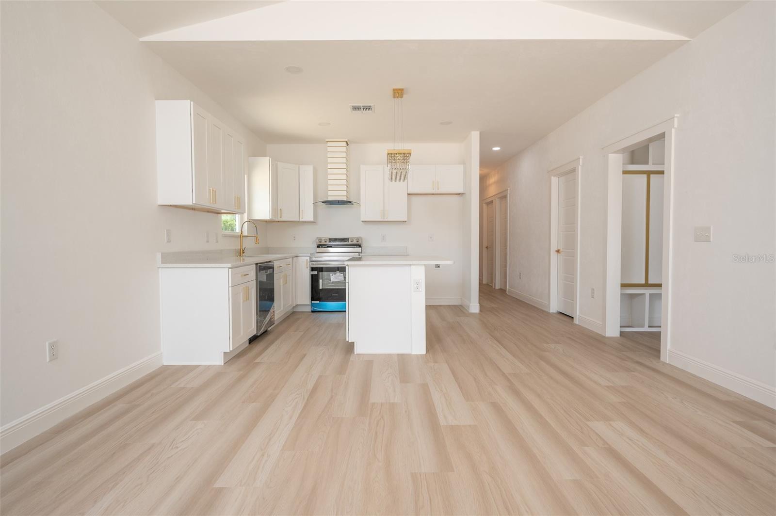 5690 NE 140TH CT, WILLISTON, FL, 32696