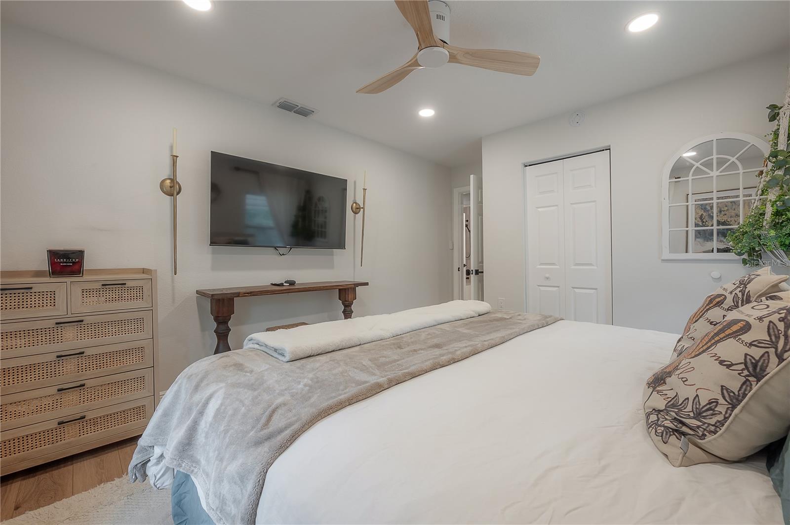 7314 N DARTMOUTH AVE, TAMPA, FL, 33604