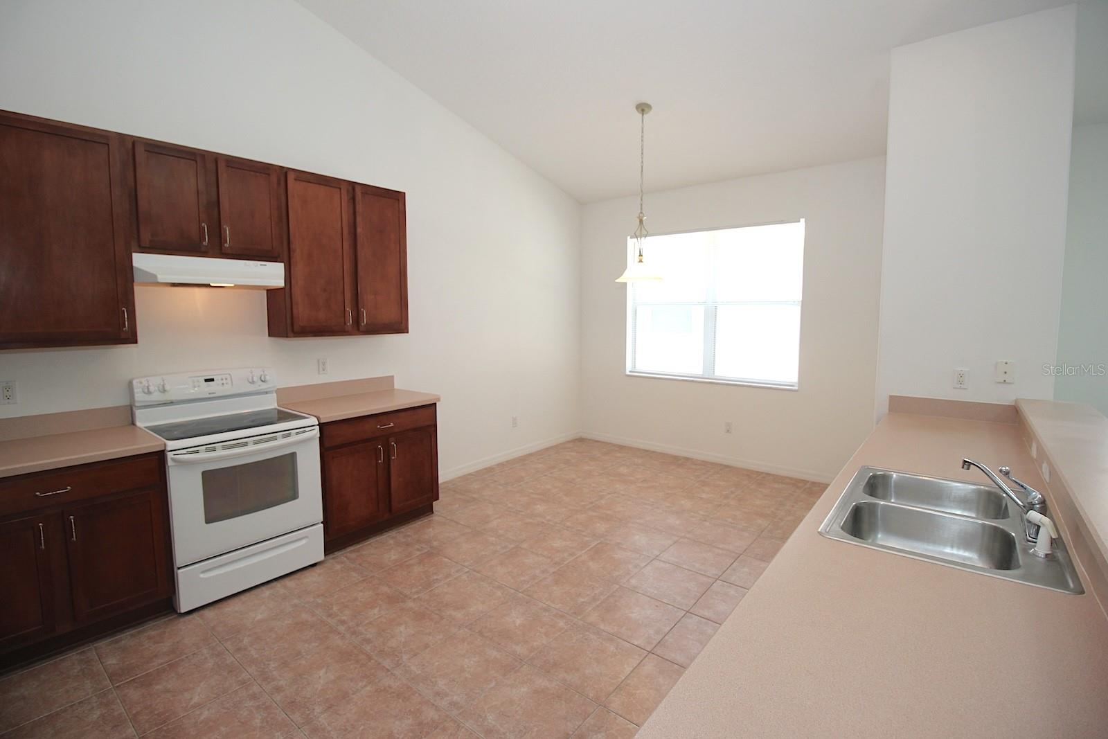 84 W WATERSIDE PKWY, PALM COAST, FL, 32137