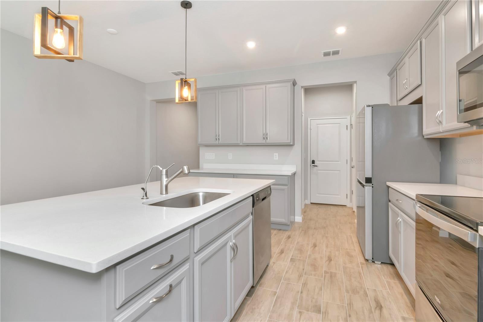 4262 CLOUD HOPPER WAY, LUTZ, FL, 33559