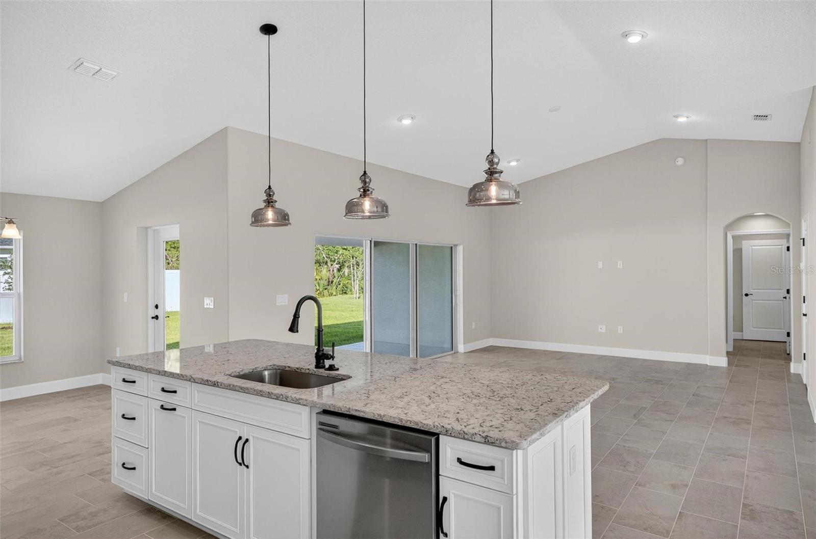 24 BISHOP LN, PALM COAST, FL, 32137