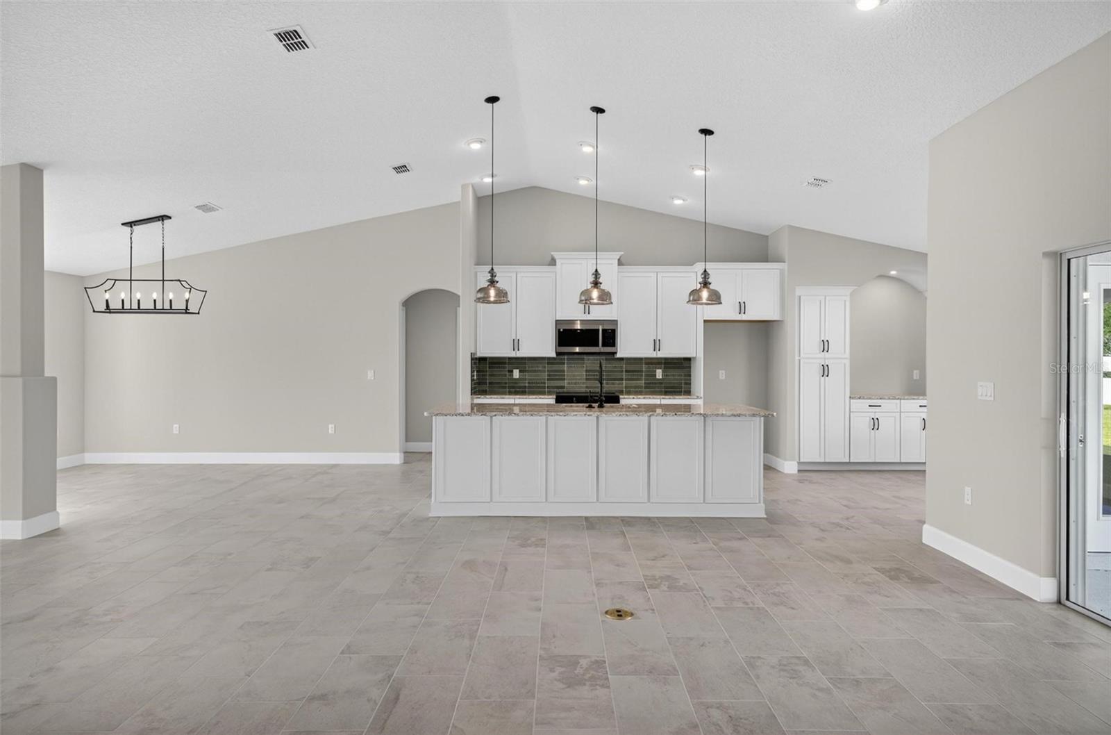 24 BISHOP LN, PALM COAST, FL, 32137