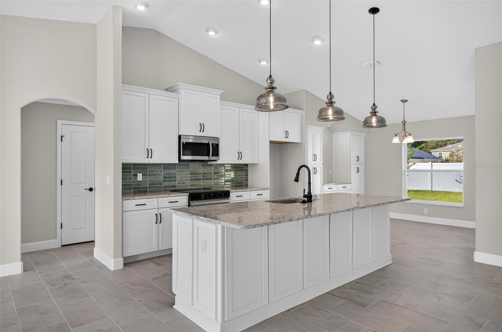 24 BISHOP LN, PALM COAST, FL, 32137