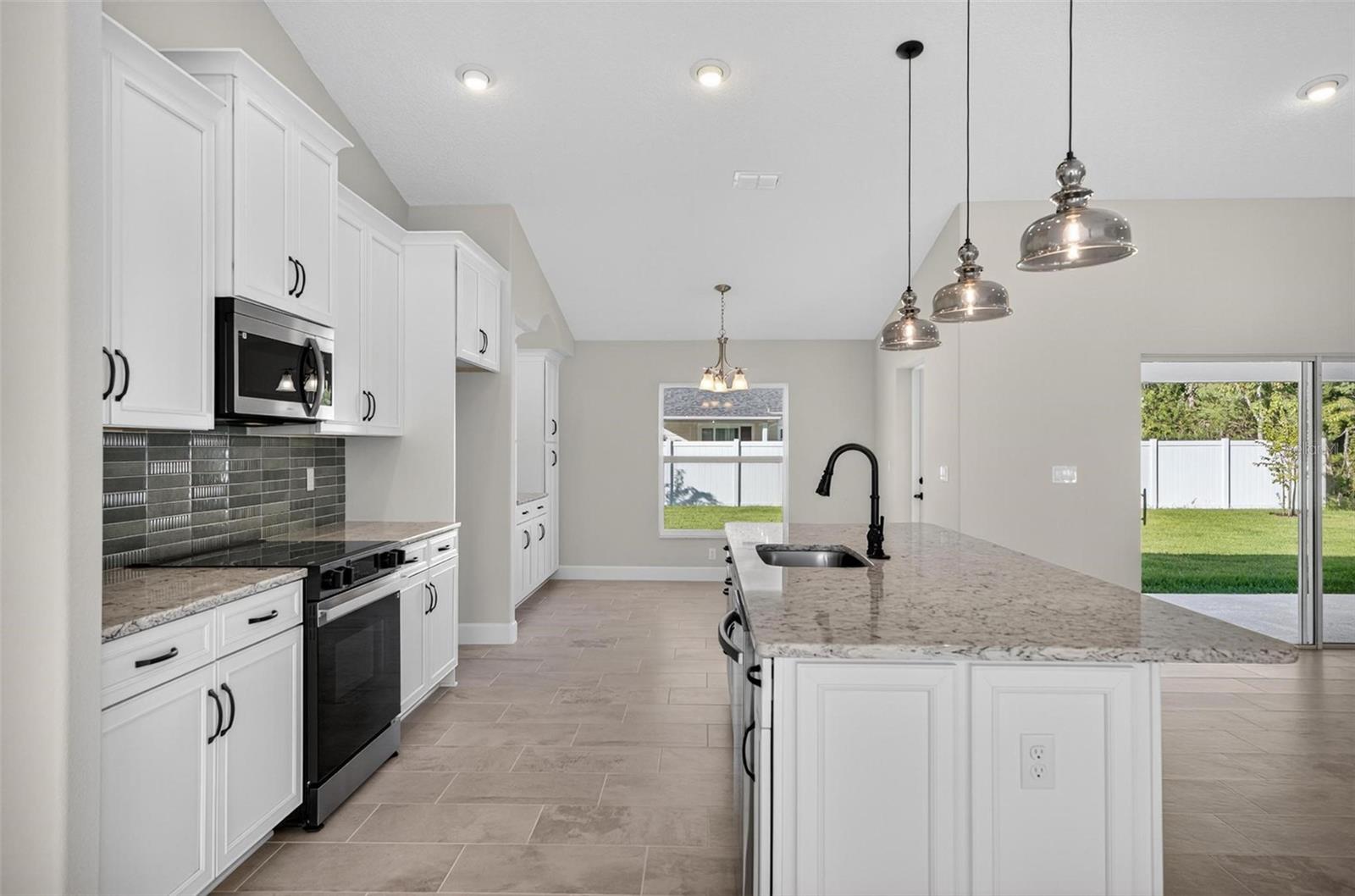 24 BISHOP LN, PALM COAST, FL, 32137