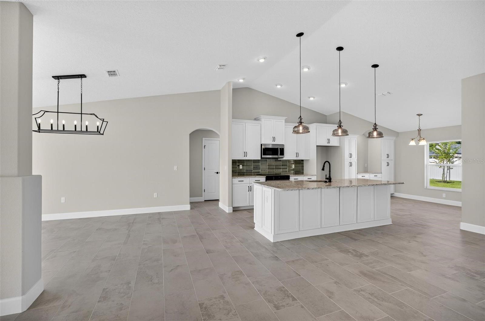 24 BISHOP LN, PALM COAST, FL, 32137