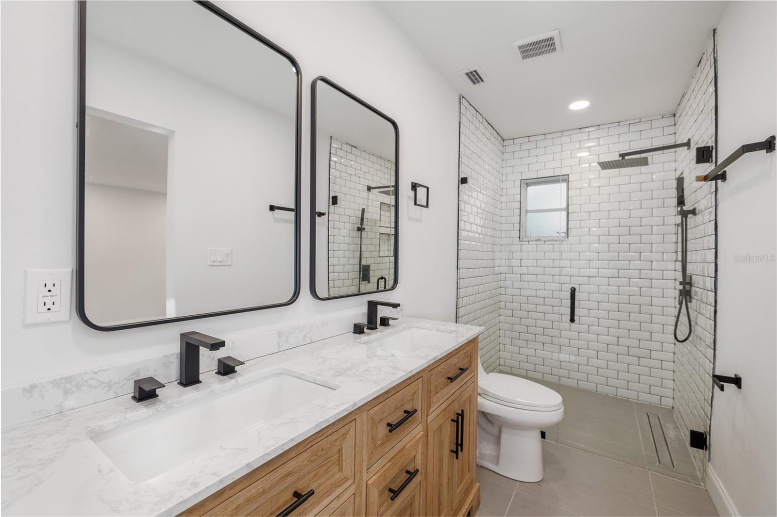 3947 OVERLOOK DR NE, ST PETERSBURG, FL, 33703