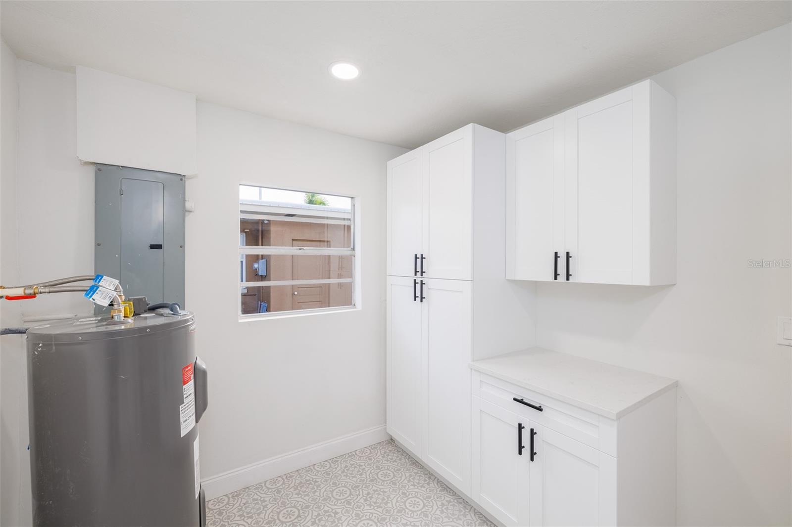 3947 OVERLOOK DR NE, ST PETERSBURG, FL, 33703