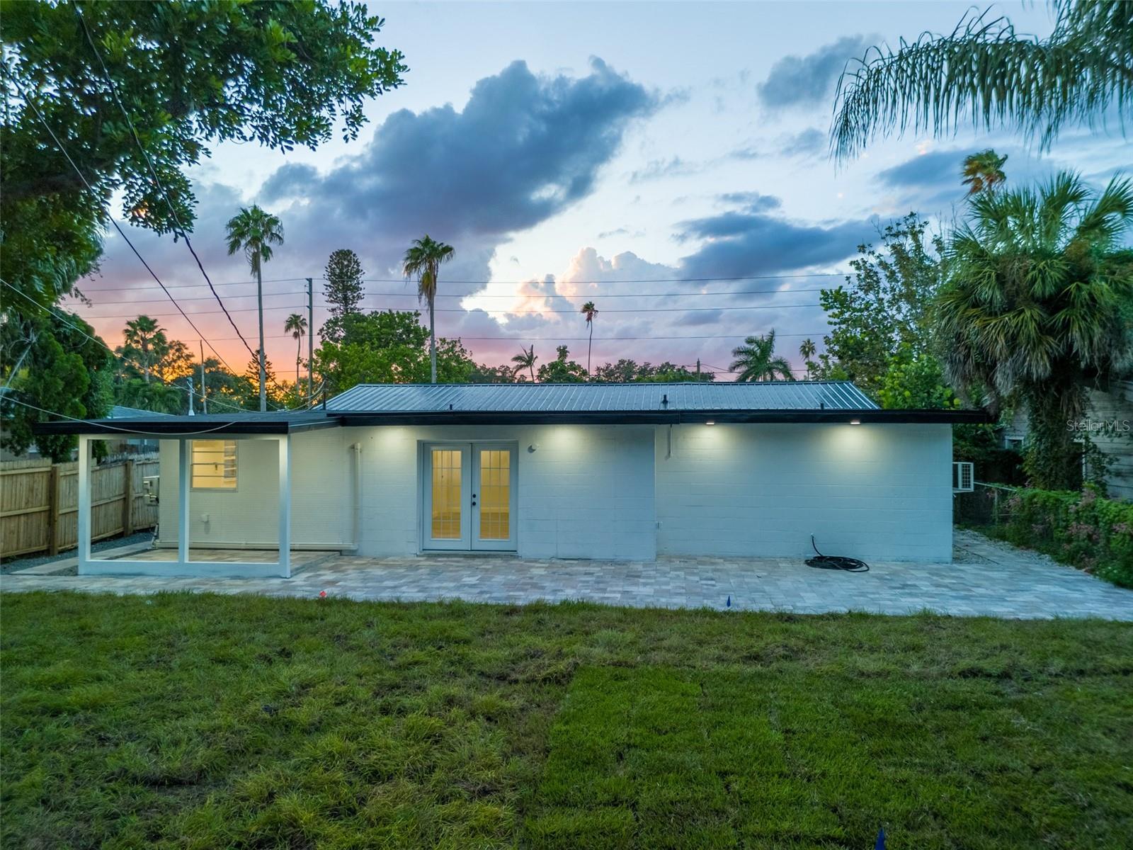 3947 OVERLOOK DR NE, ST PETERSBURG, FL, 33703