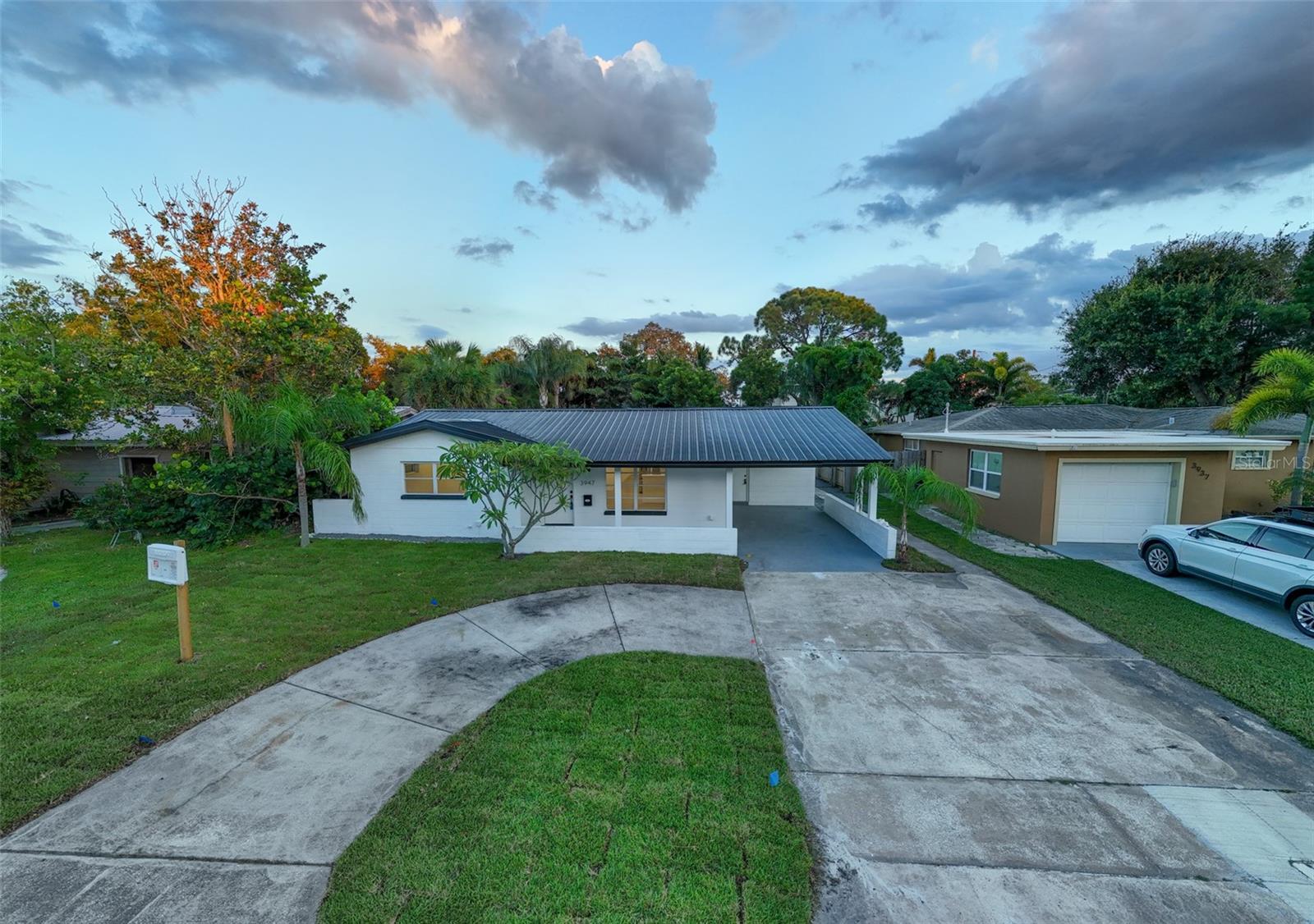 3947 OVERLOOK DR NE, ST PETERSBURG, FL, 33703