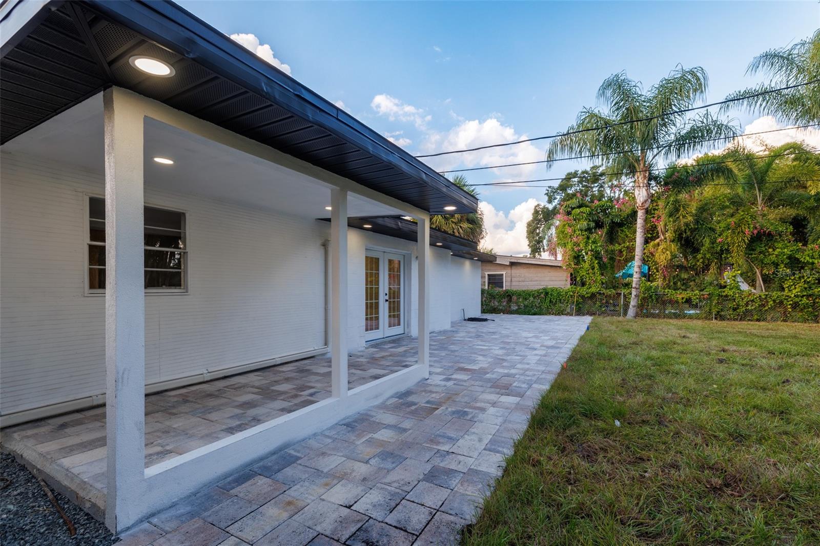 3947 OVERLOOK DR NE, ST PETERSBURG, FL, 33703