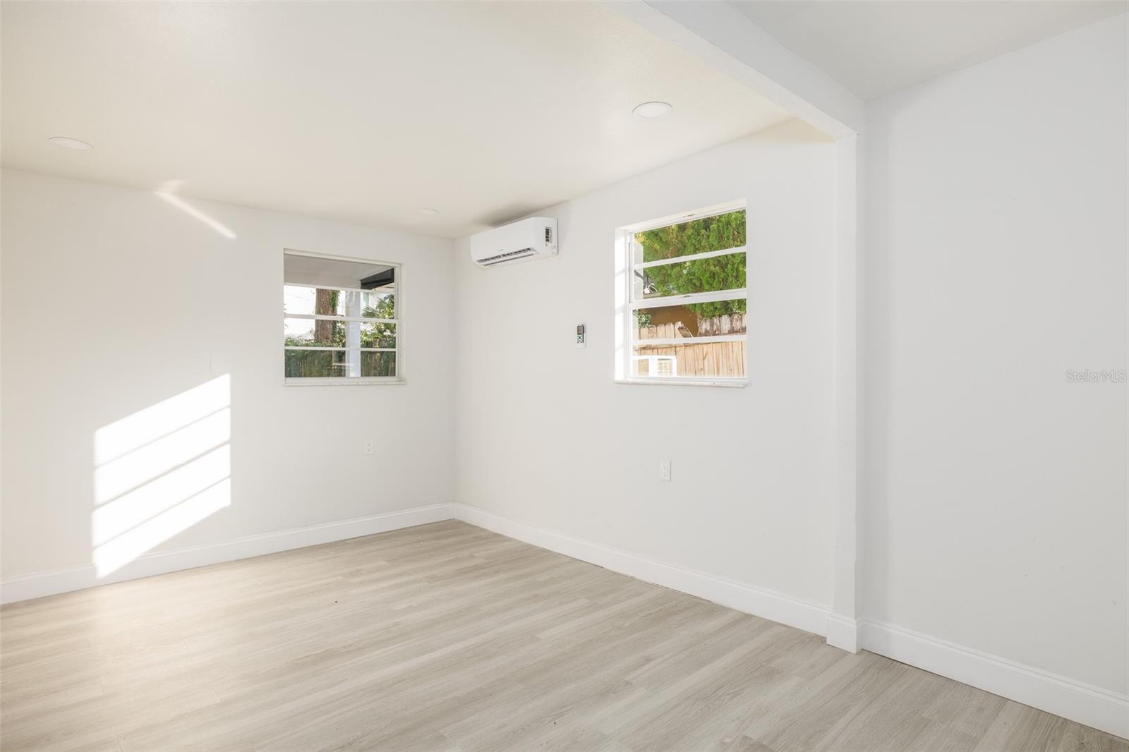 3947 OVERLOOK DR NE, ST PETERSBURG, FL, 33703