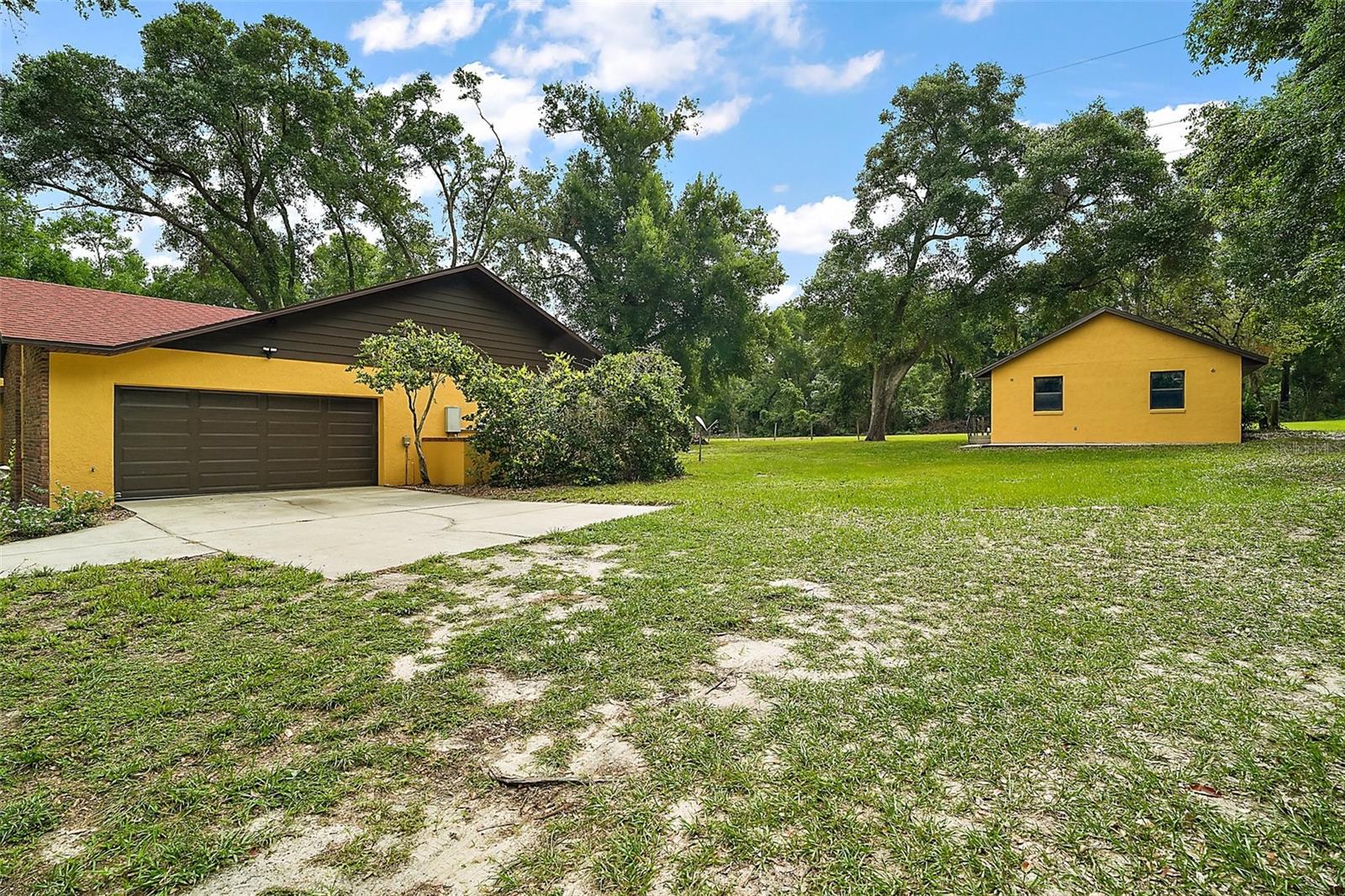 37236 CHERRY LAKE RD, FRUITLAND PARK, FL, 34731