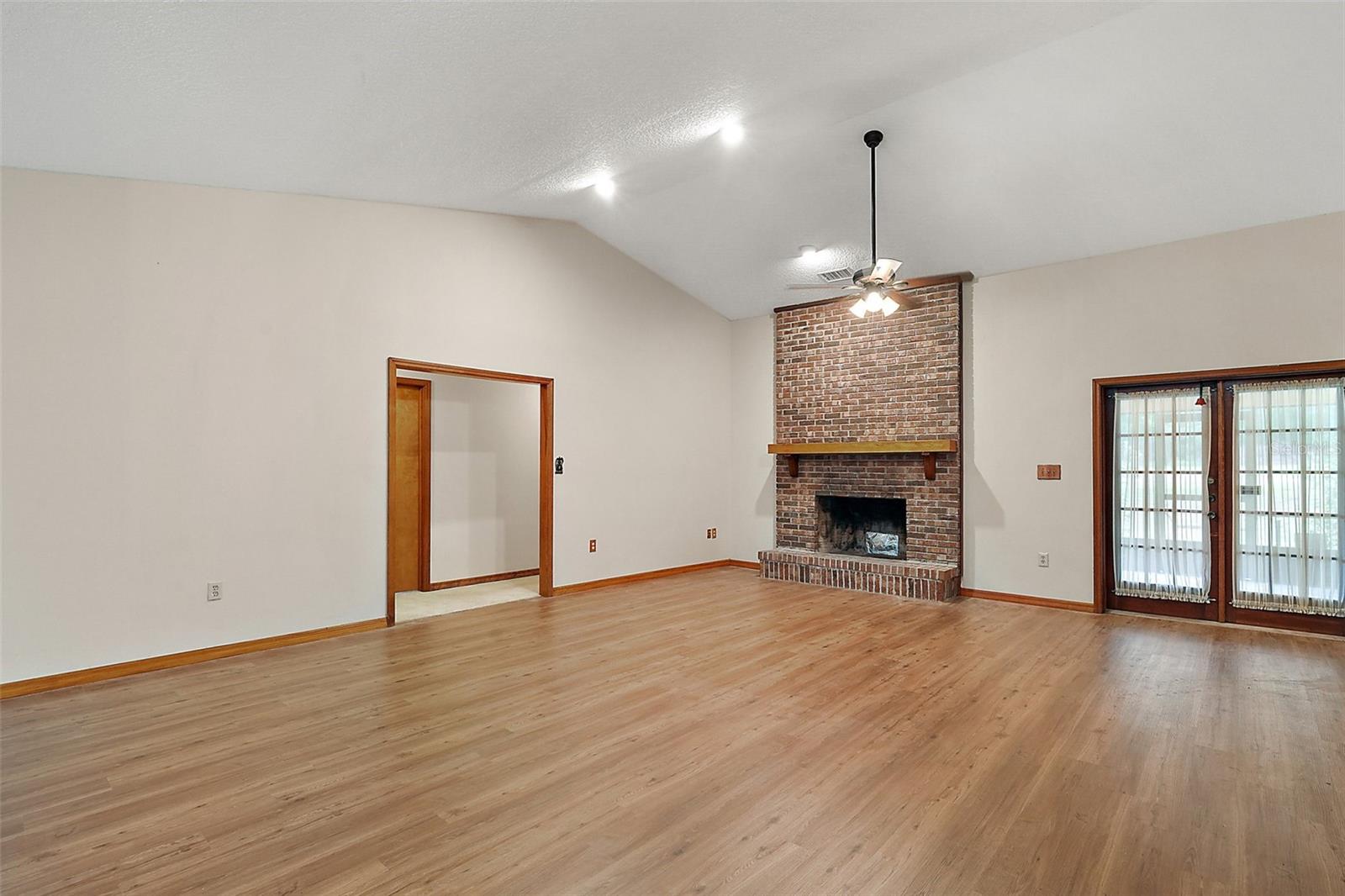 37236 CHERRY LAKE RD, FRUITLAND PARK, FL, 34731