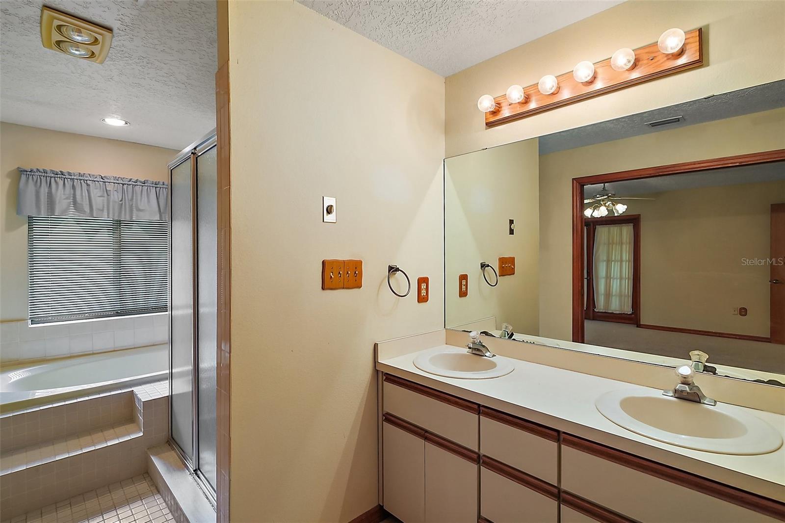 37236 CHERRY LAKE RD, FRUITLAND PARK, FL, 34731