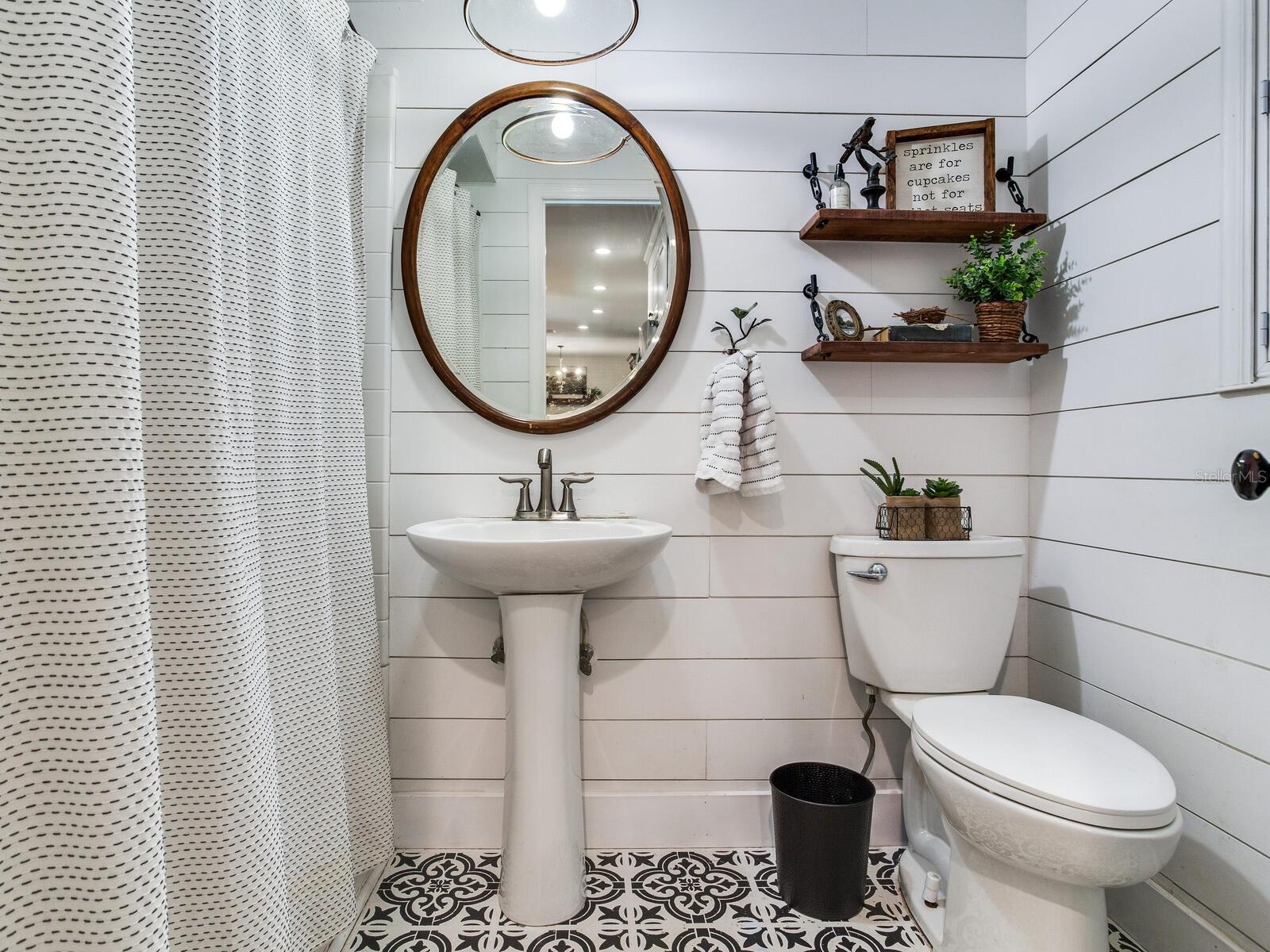 Downstair Bath (serves Bedroom 6)