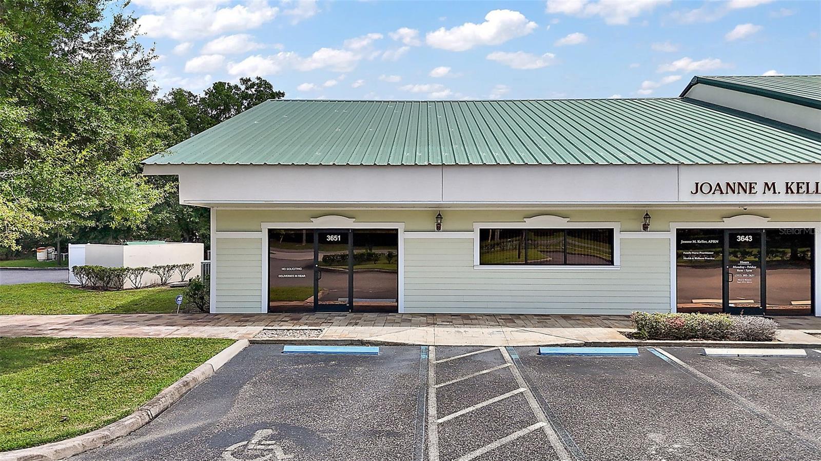 3651 LAKE CENTER DR, MOUNT DORA, FL, 32757