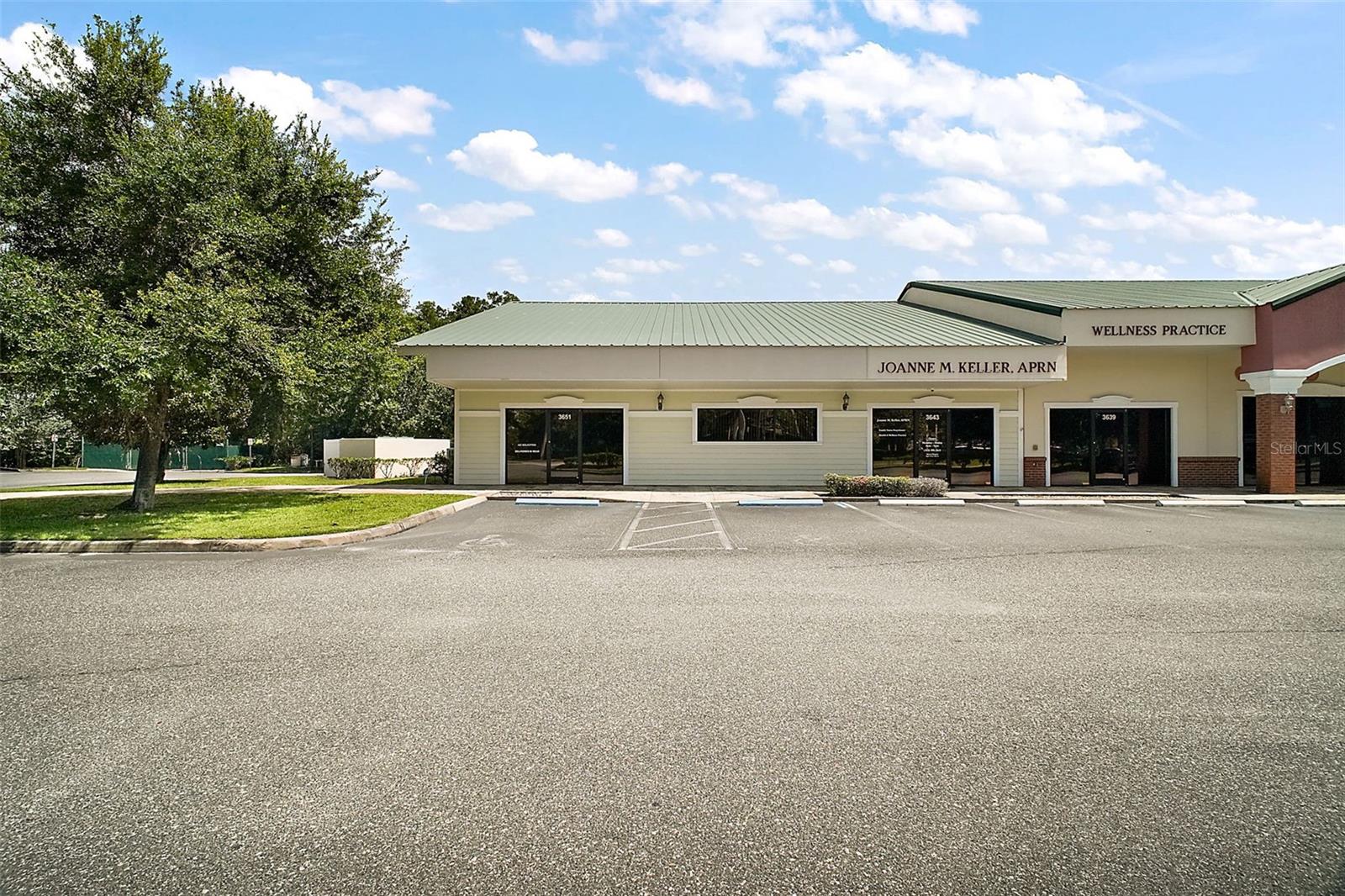 3651 LAKE CENTER DR, MOUNT DORA, FL, 32757