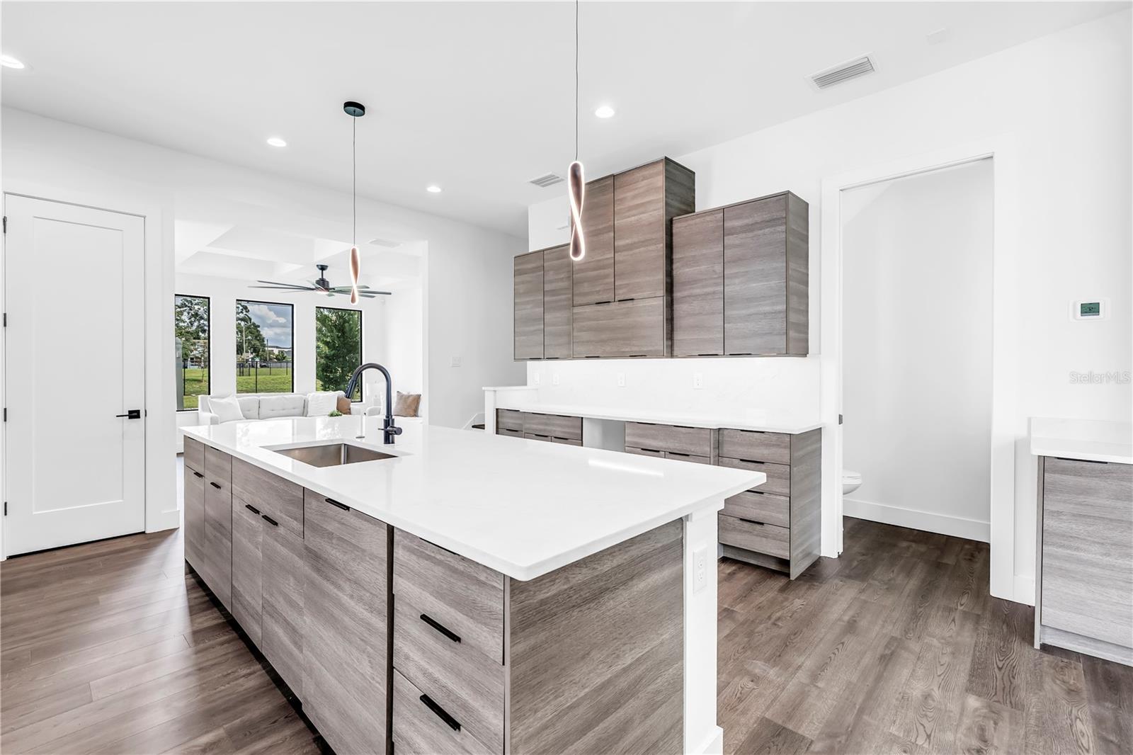 2812 N MASSACHUSETTS AVE, TAMPA, FL, 33602