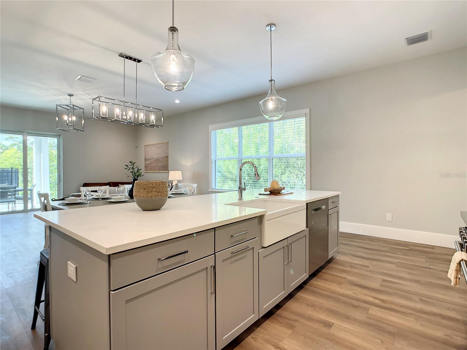 512 S PENINSULA AVE, NEW SMYRNA BEACH, FL, 32169