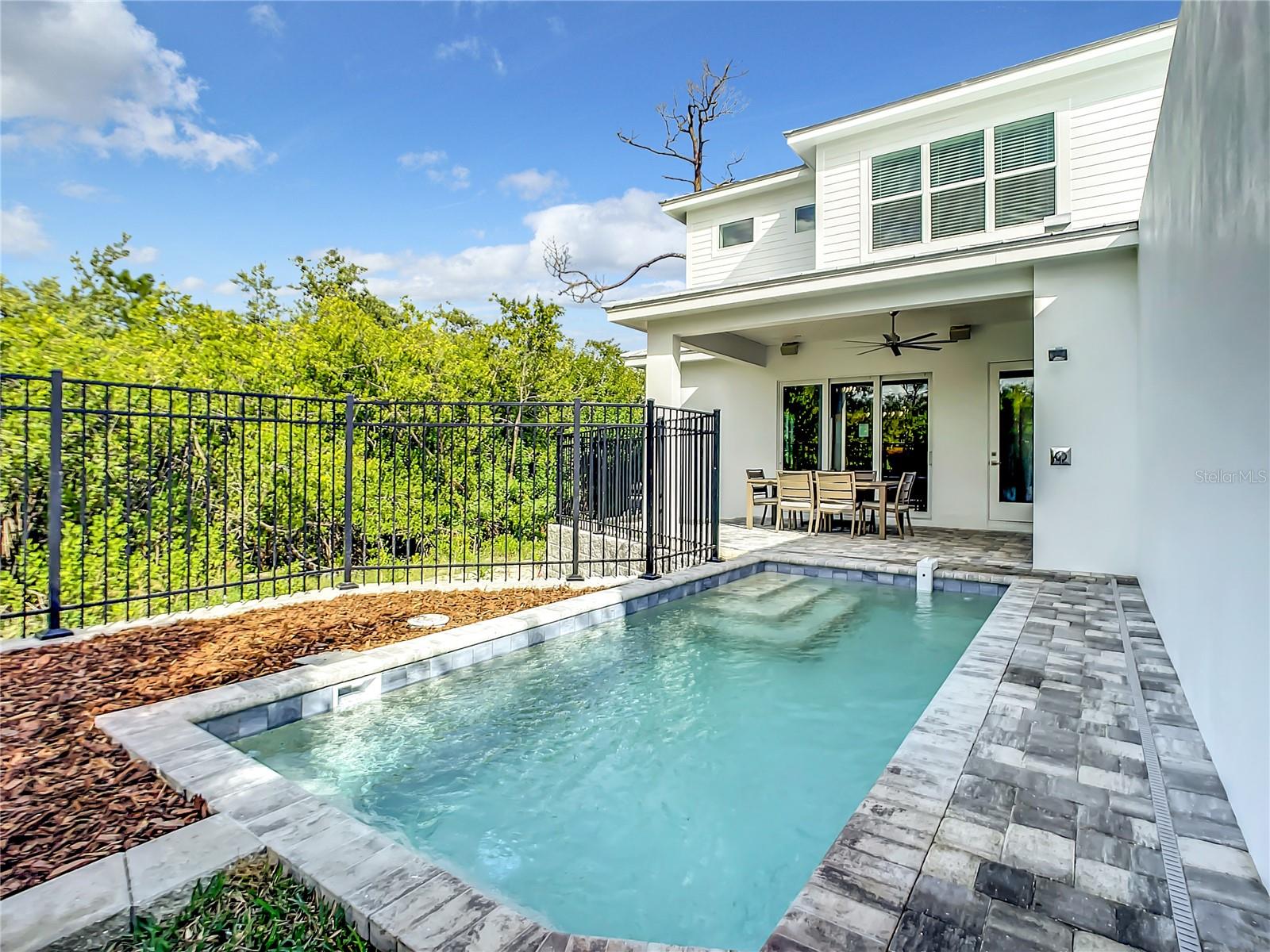 512 S PENINSULA AVE, NEW SMYRNA BEACH, FL, 32169