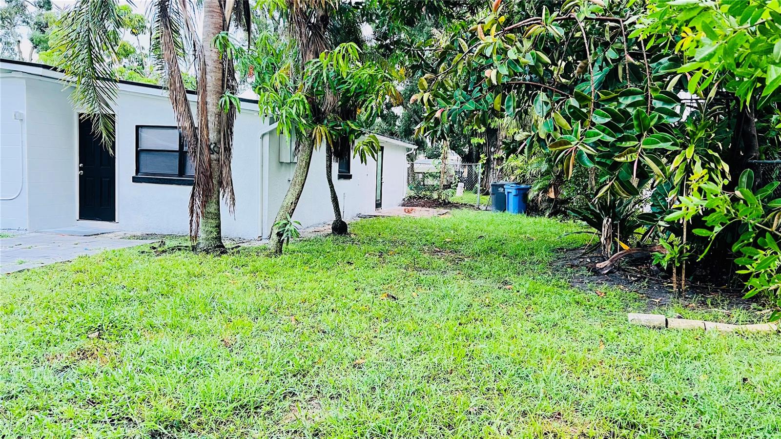 8009 SOMERSET LN, TAMPA, FL, 33615