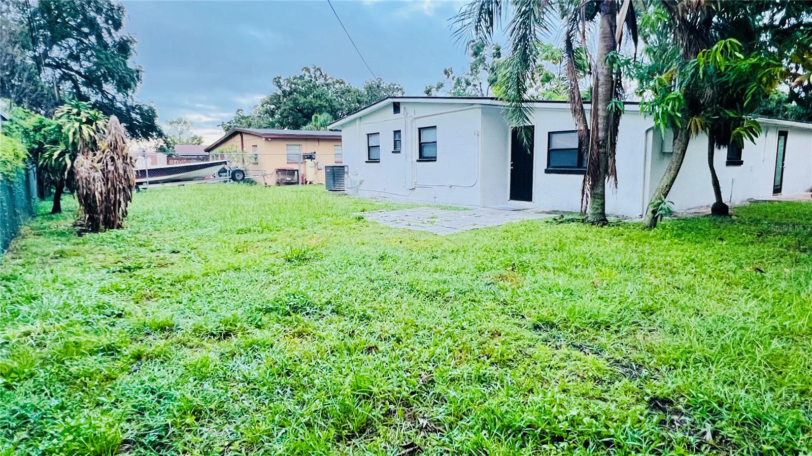 8009 SOMERSET LN, TAMPA, FL, 33615