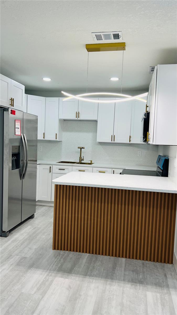 8009 SOMERSET LN, TAMPA, FL, 33615