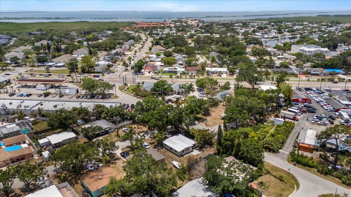 8009 SOMERSET LN, TAMPA, FL, 33615