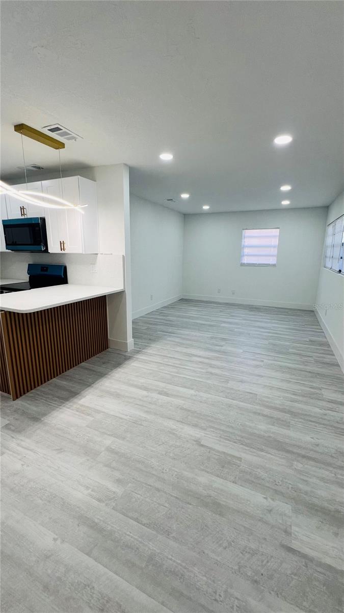 8009 SOMERSET LN, TAMPA, FL, 33615