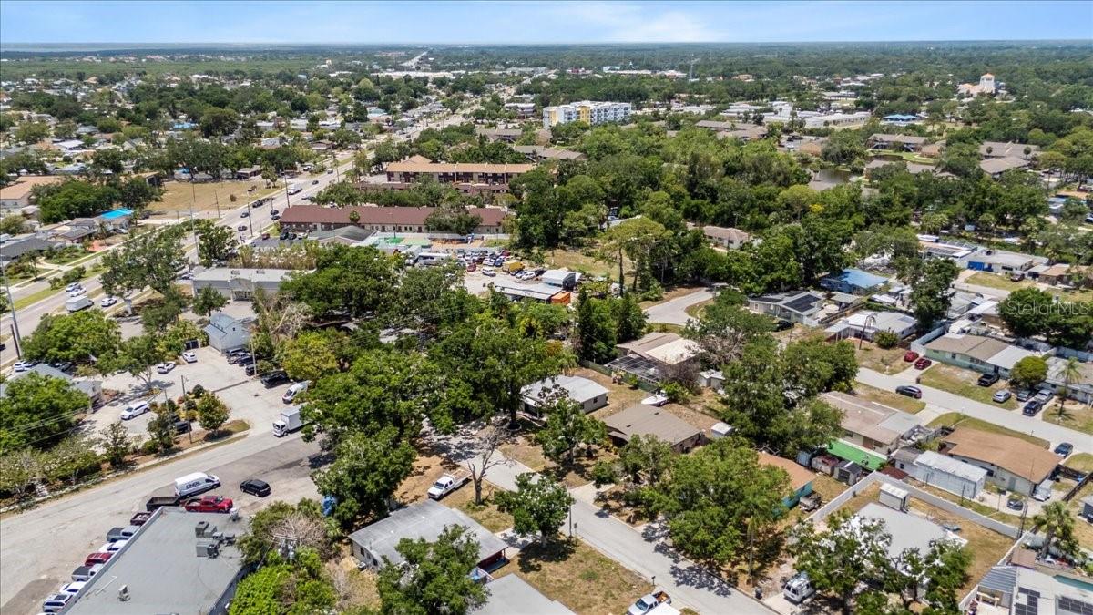 8009 SOMERSET LN, TAMPA, FL, 33615