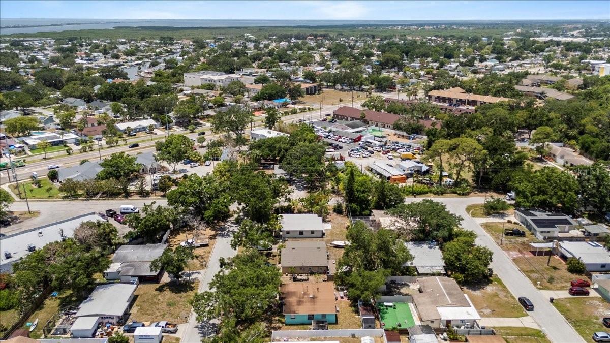 8009 SOMERSET LN, TAMPA, FL, 33615