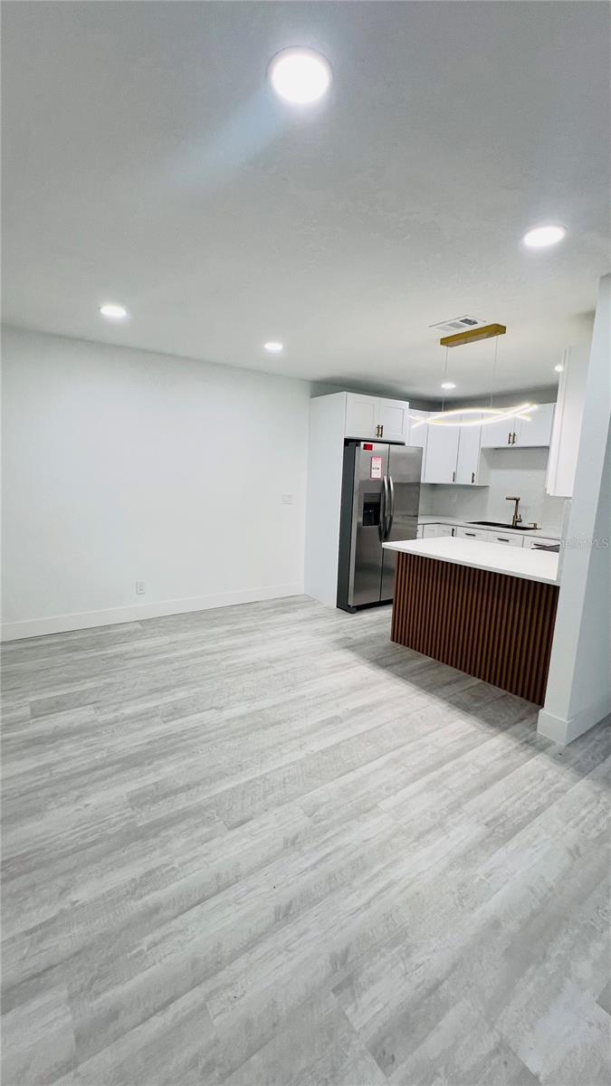 8009 SOMERSET LN, TAMPA, FL, 33615