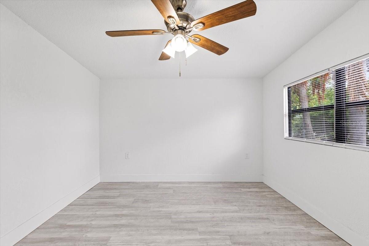 8009 SOMERSET LN, TAMPA, FL, 33615