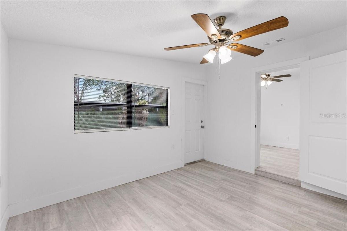 8009 SOMERSET LN, TAMPA, FL, 33615