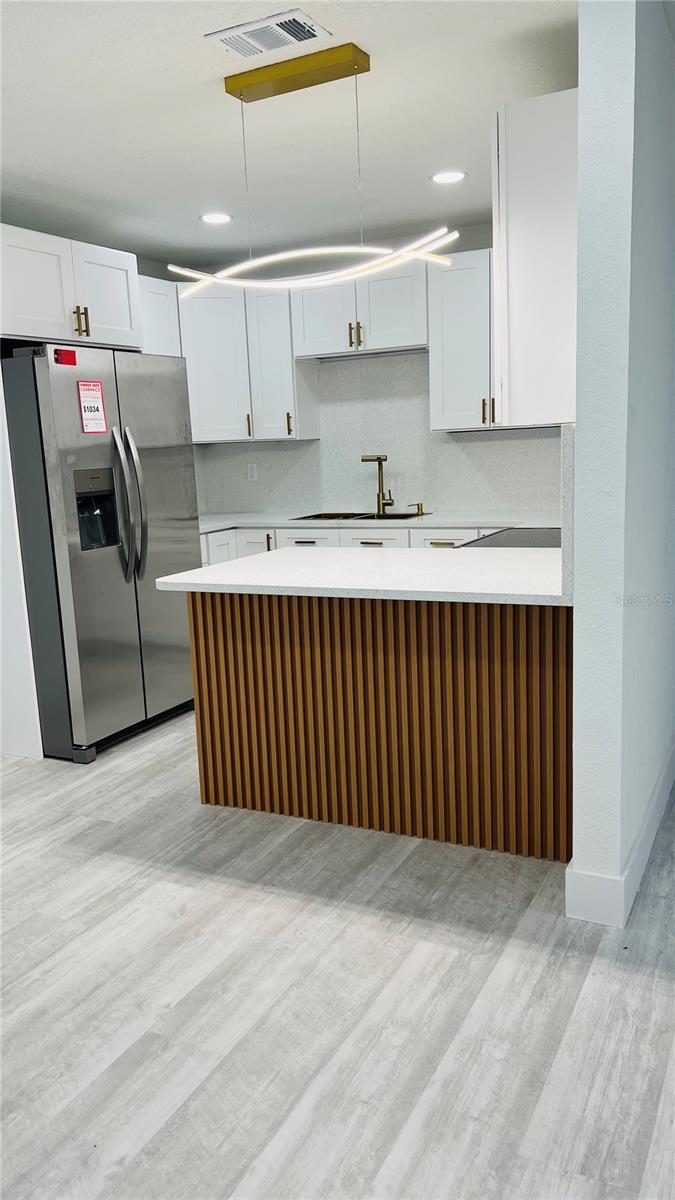 8009 SOMERSET LN, TAMPA, FL, 33615