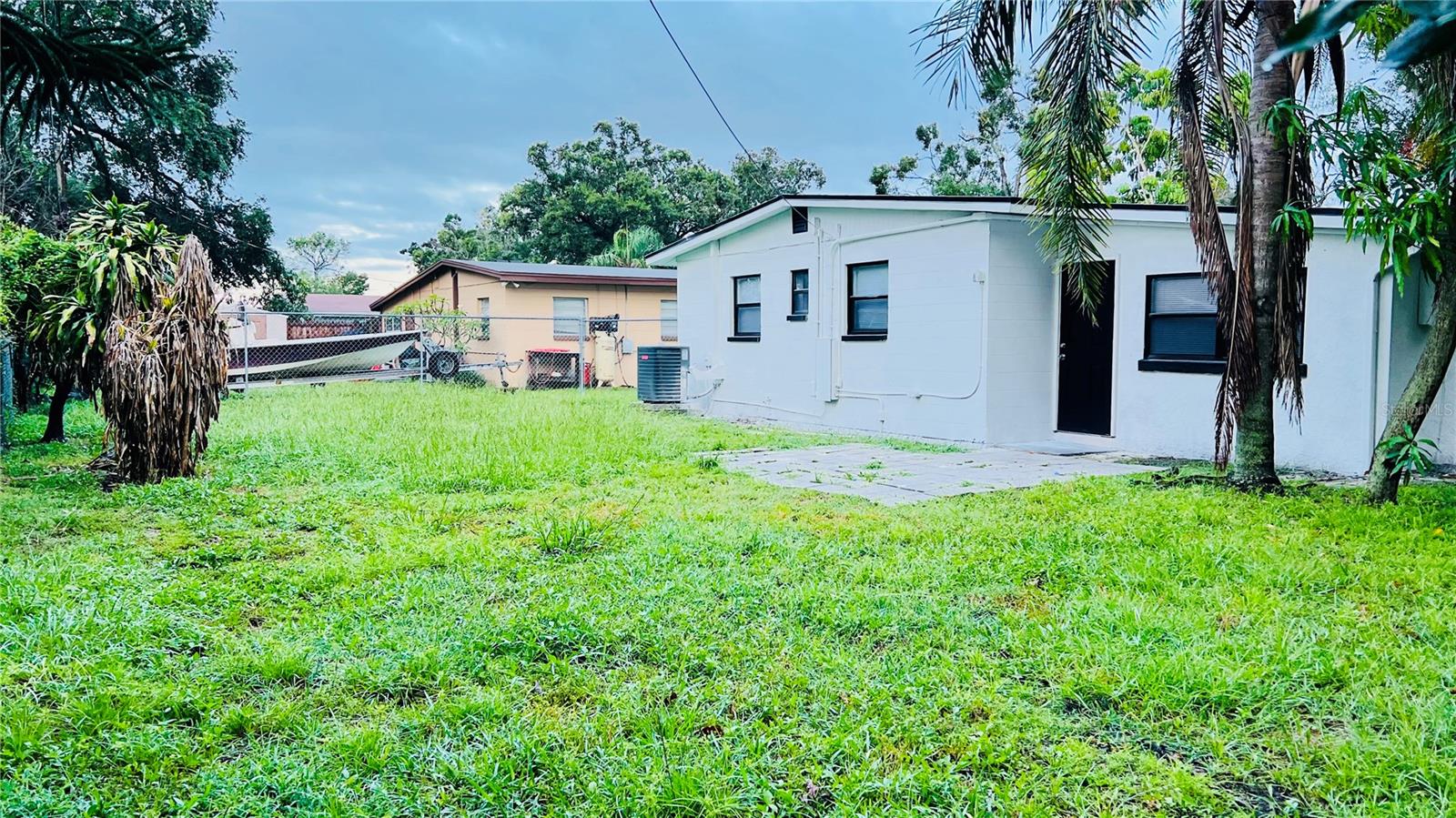8009 SOMERSET LN, TAMPA, FL, 33615