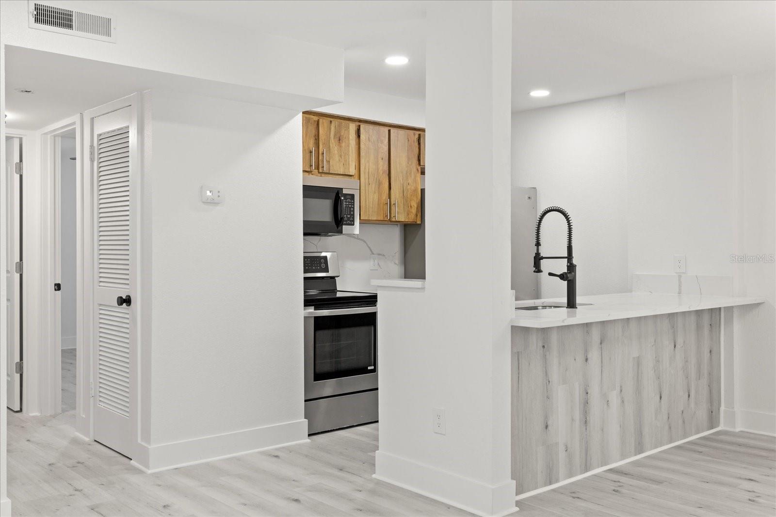 525 S LINCOLN AVE #B108, TAMPA, FL, 33609