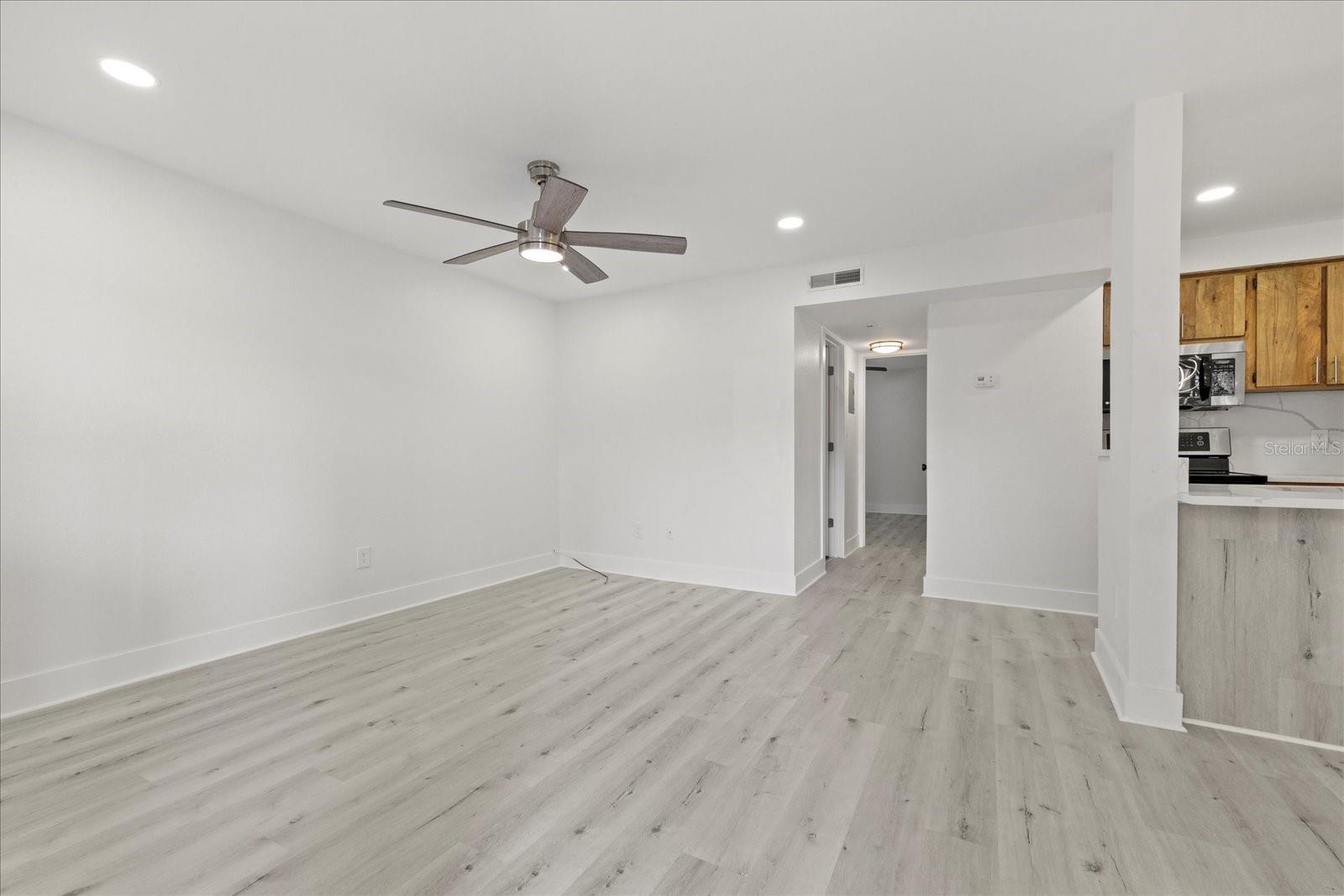 525 S LINCOLN AVE #B108, TAMPA, FL, 33609