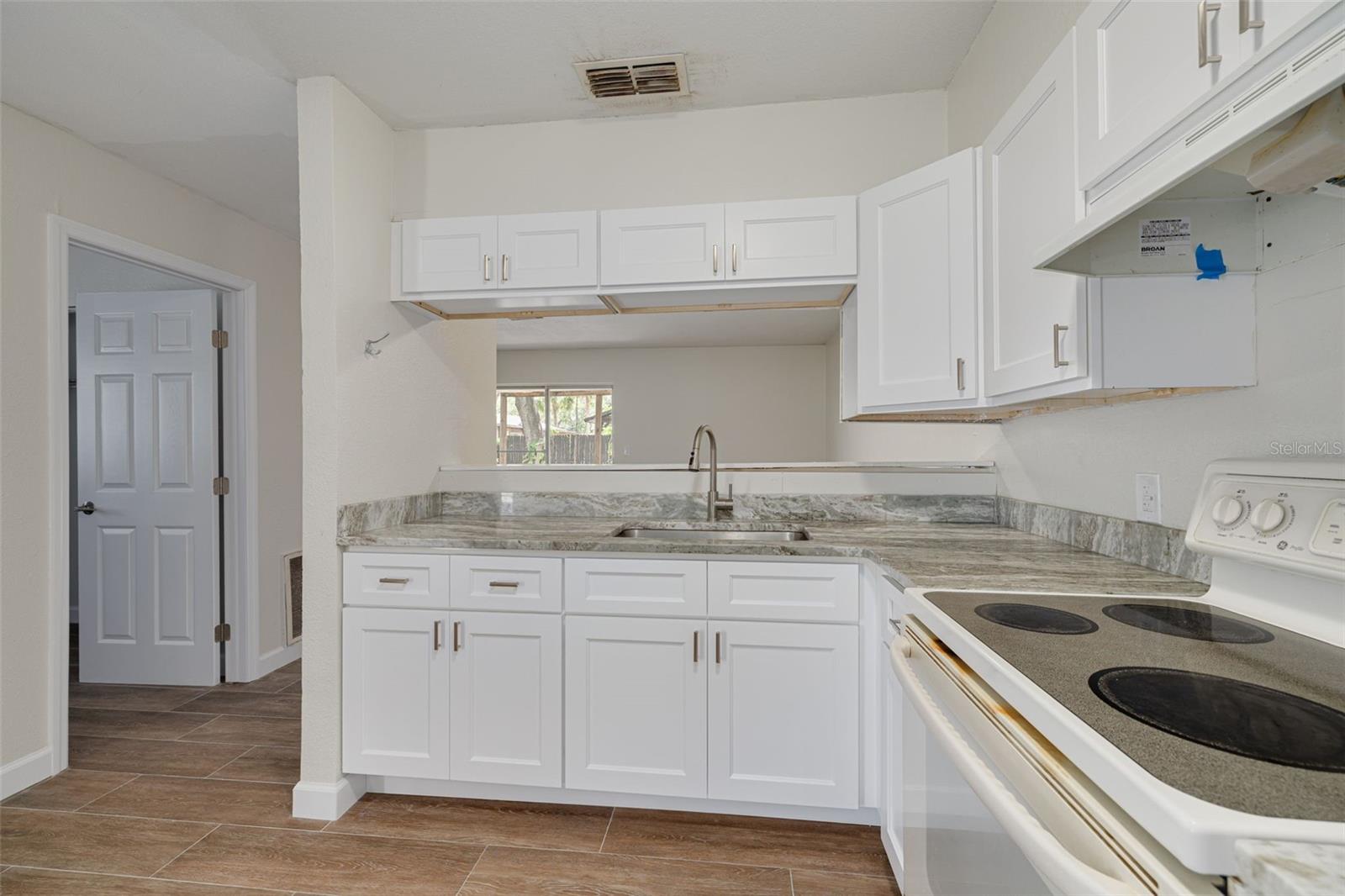 7116/7120 OAKWOOD DR, NEW PORT RICHEY, FL, 34652