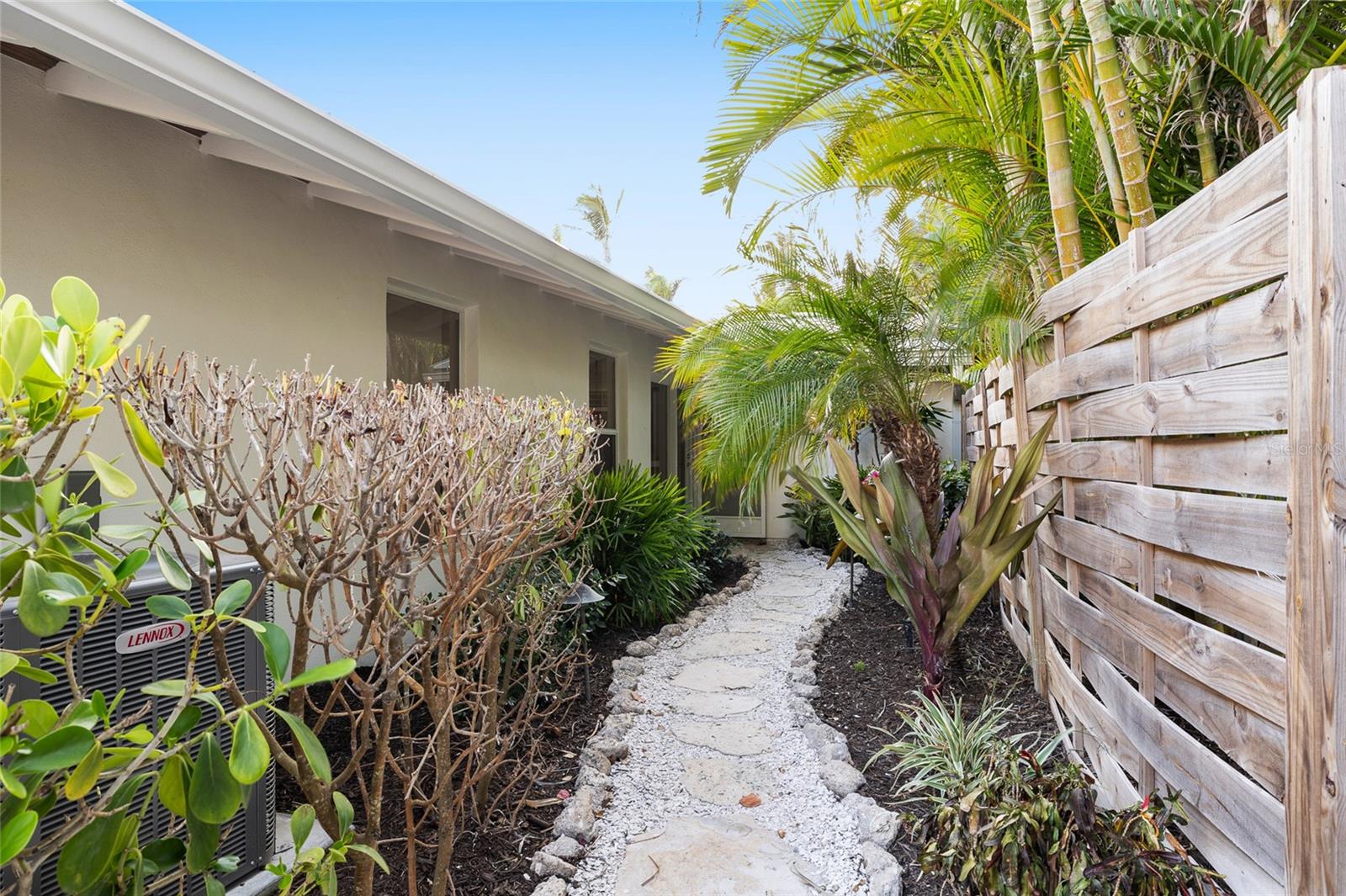 TB8392464 Property Photo