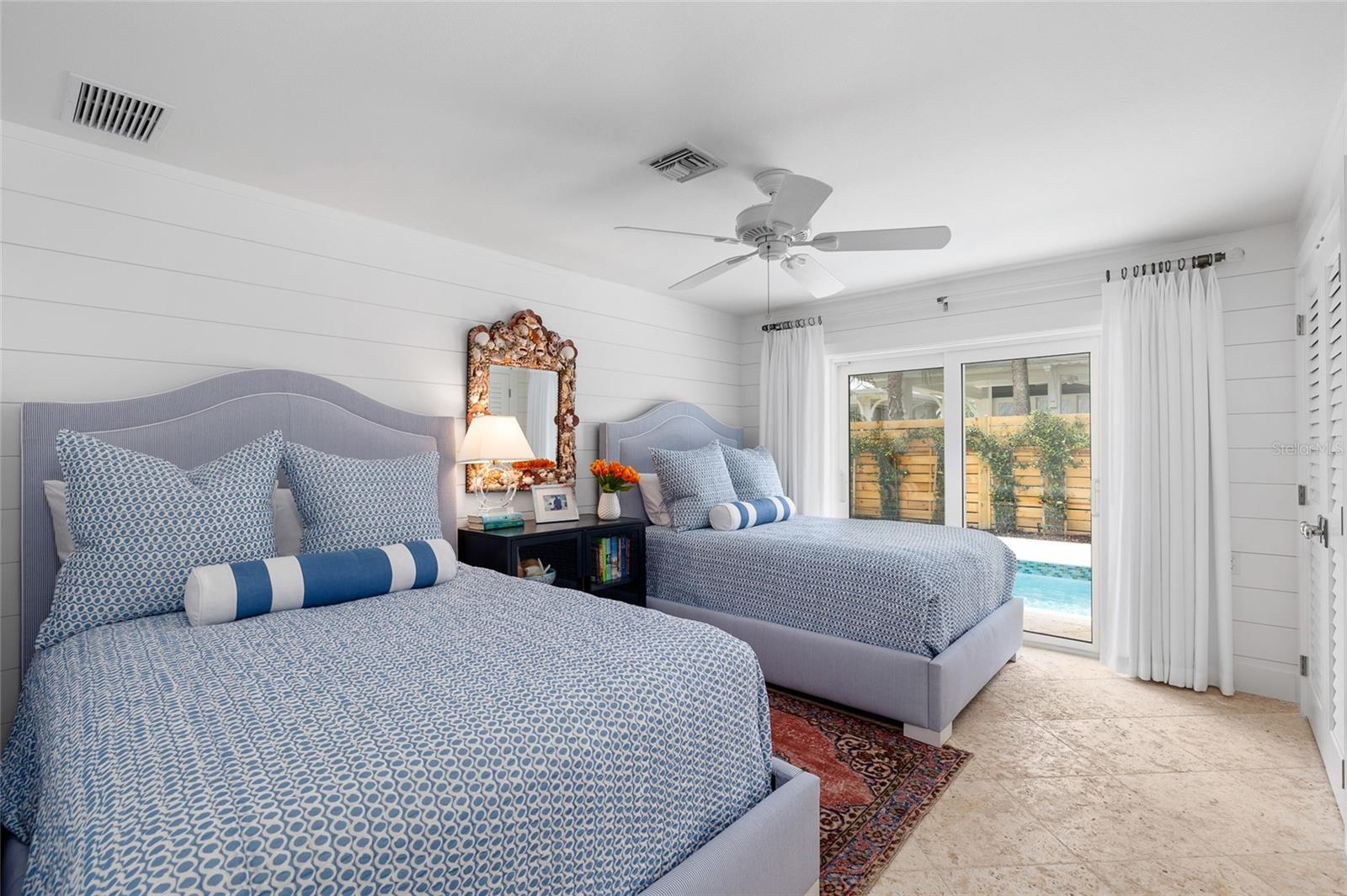 TB8392464 Property Photo