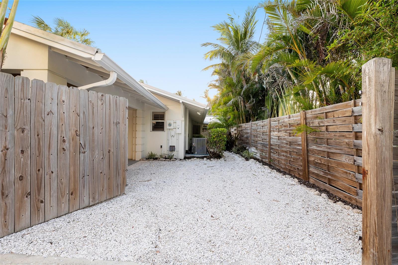 TB8392464 Property Photo