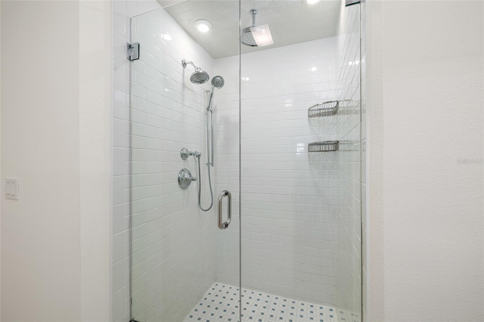 TB8392464 Property Photo