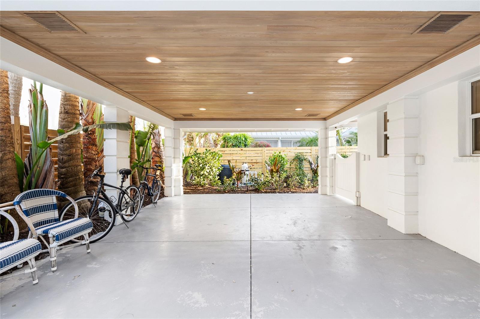 TB8392464 Property Photo