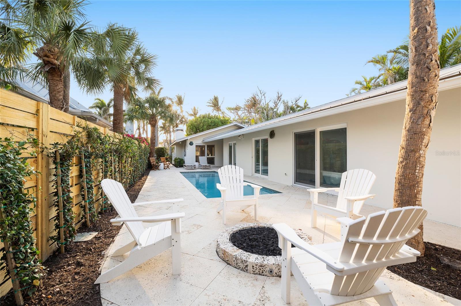 TB8392464 Property Photo