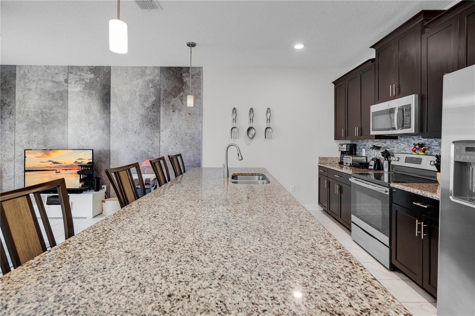 9061 DOGLEG DR, DAVENPORT, FL, 33896