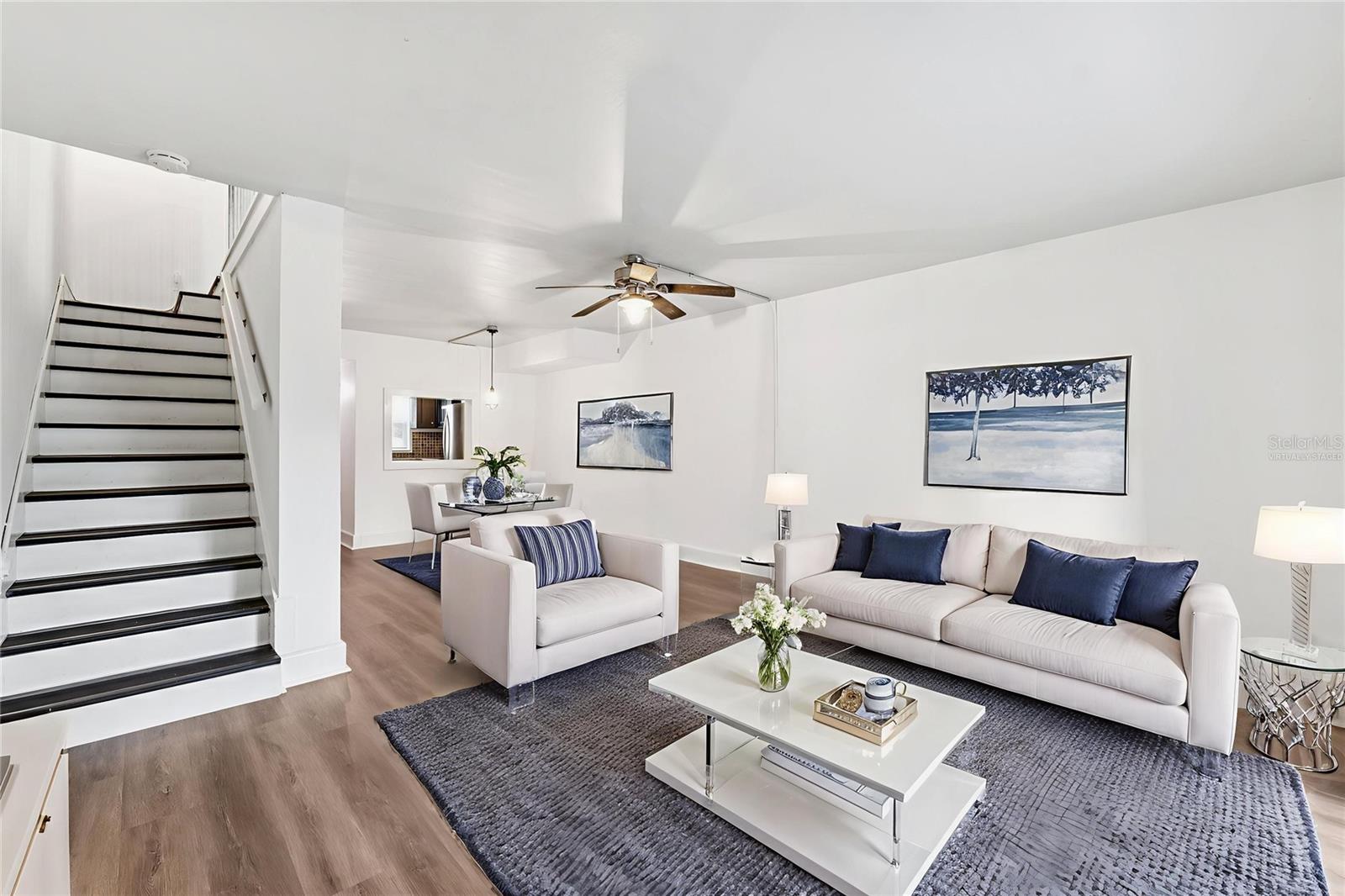 This photo has been Virtually Staged.