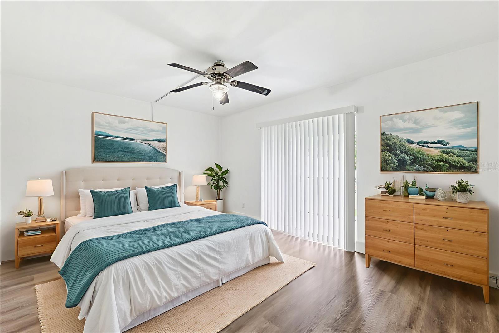 This photo has been Virtually Staged.