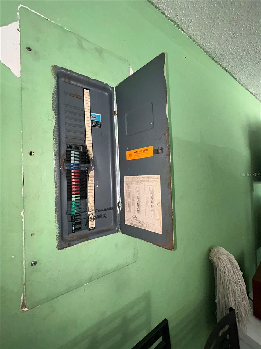 1812 FIRWOOD CT, ORLANDO, FL, 32818