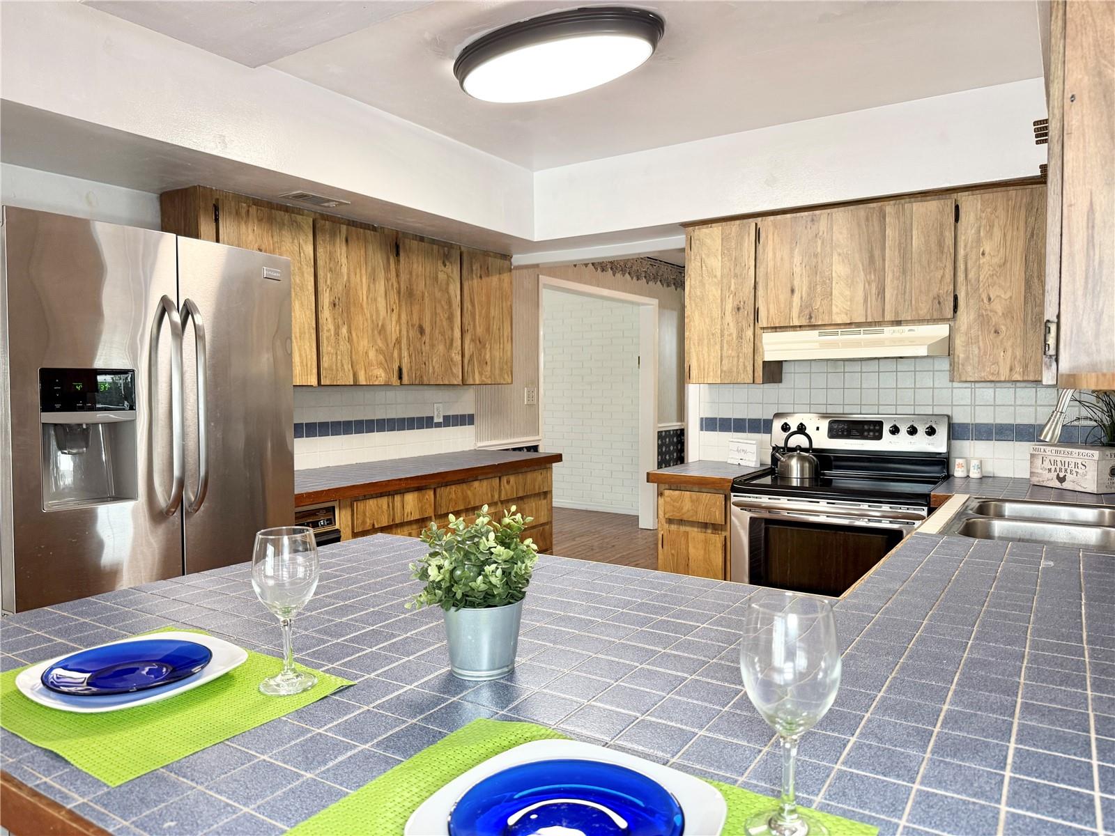 2523 KRUEGER LANE, TAMPA, FL, 33618